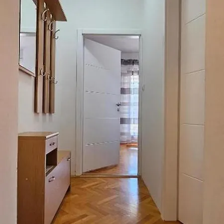 Apartment With Parking Space - 24938