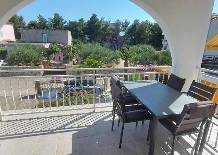 아파트 With Parking Space - 24938 *